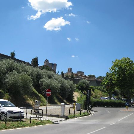 Sotto Le Mura Di Leonardo San Gimignano Exterior foto