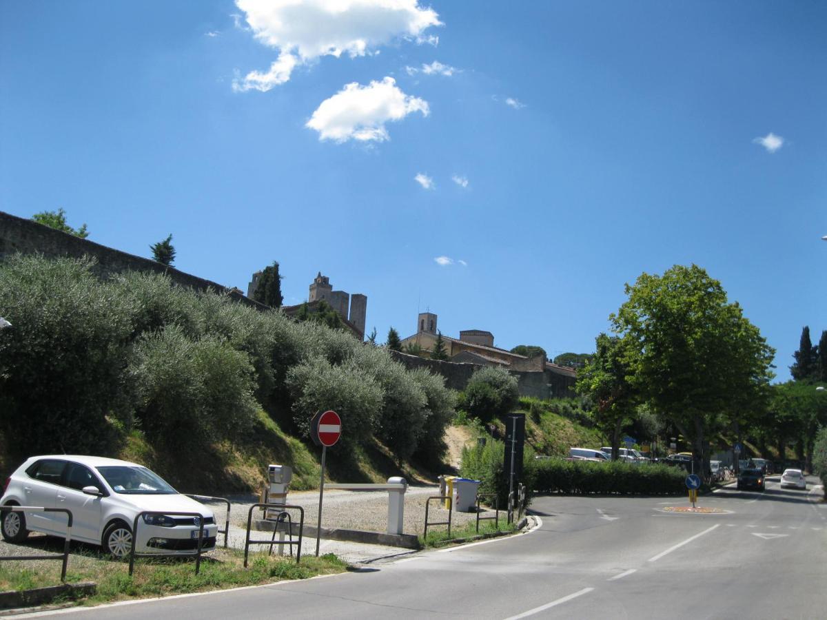 Sotto Le Mura Di Leonardo San Gimignano Exterior foto